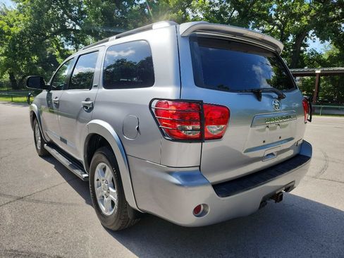 Used 2012 Toyota Sequoia SR5 w/ Premium Pkg RWD image 4