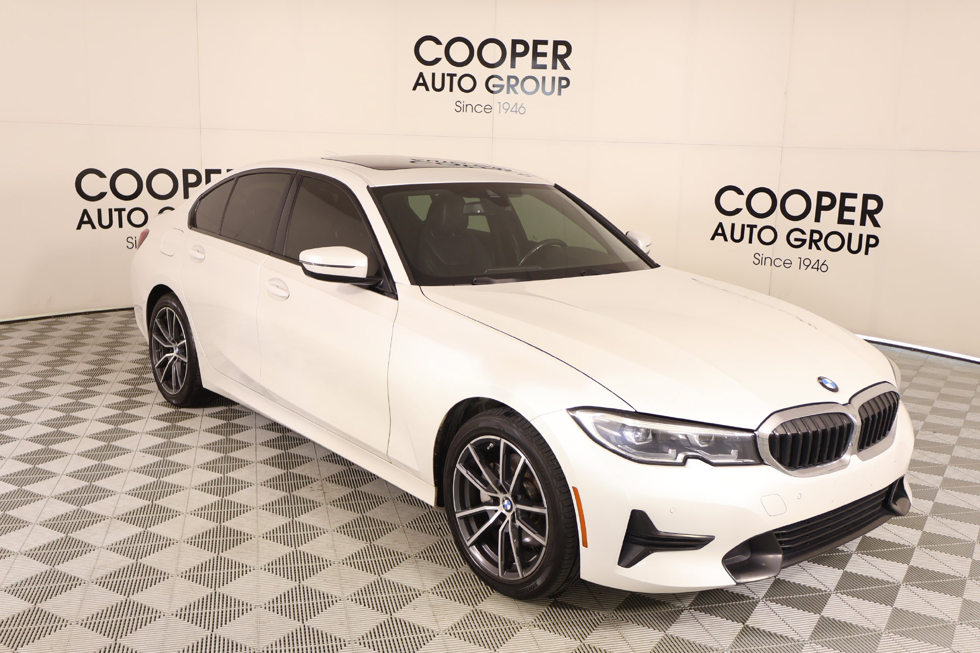 Used 2022 BMW 330i xDrive Sedan w/ Driving Assistance Package AWD/4WD image 1