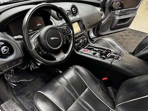 Used 2016 Jaguar XJ R-Sport image 30
