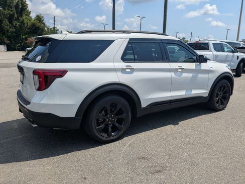 Used 2024 Ford Explorer ST-Line w/ Class IV Trailer Tow Package RWD image 4