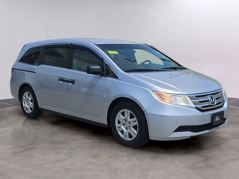 Used 2013 Honda Odyssey LX image 3