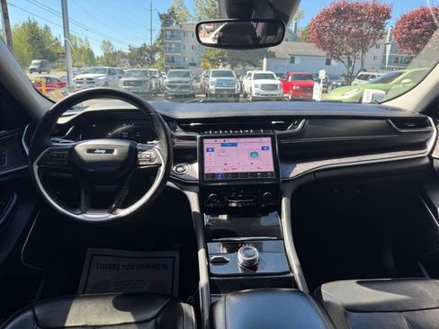 Used 2022 Jeep Grand Cherokee L Limited AWD/4WD image 13