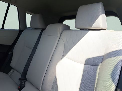 Certified 2025 Toyota Corolla Cross LE image 8