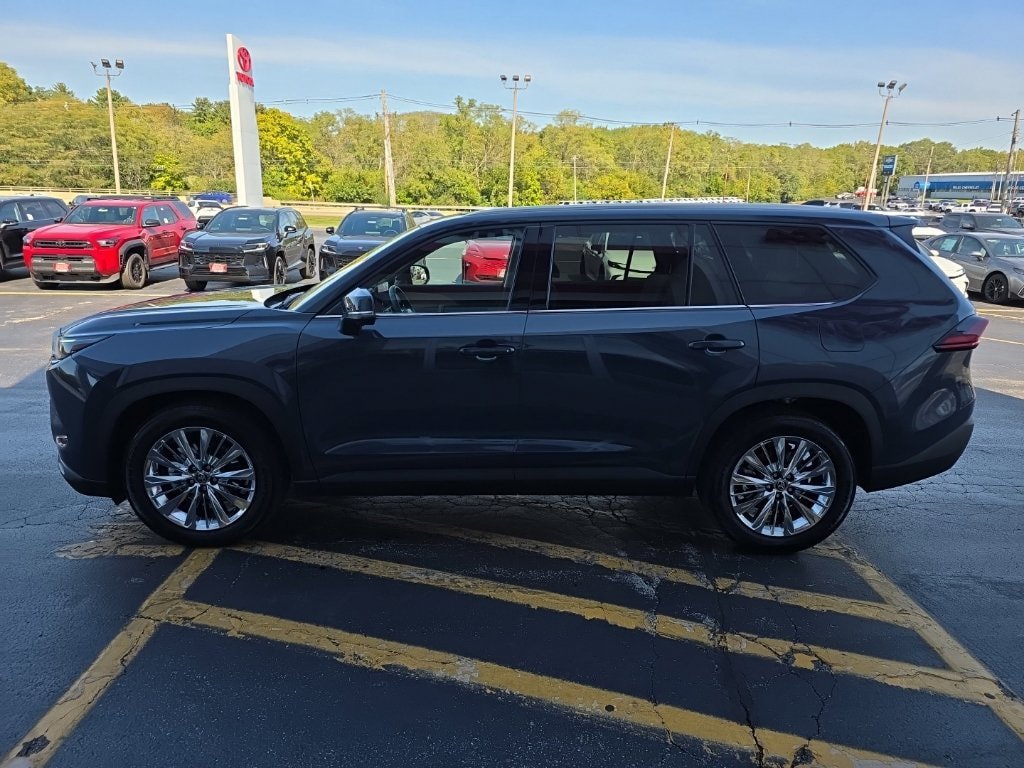Used 2026 Toyota Grand Highlander AWD image 9