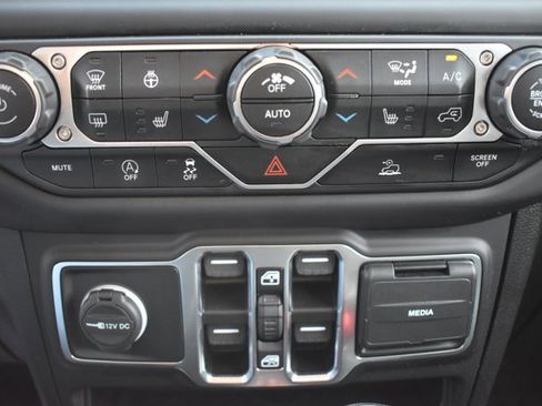 Used 2021 Jeep Gladiator Sport image 22