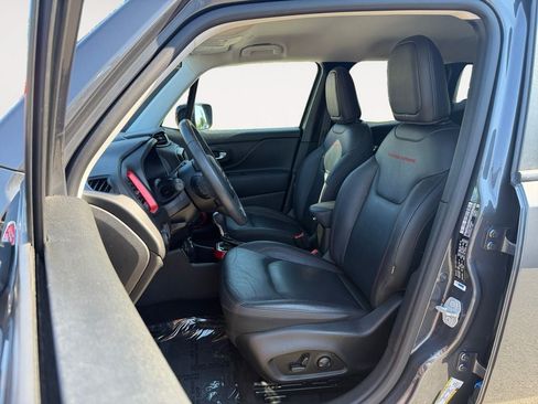 Used 2022 Jeep Renegade Trailhawk AWD/4WD image 6