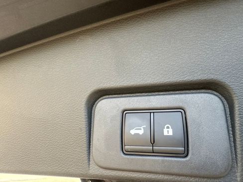 Used 2024 Nissan Rogue SV w/ SV Premium Package FWD image 34