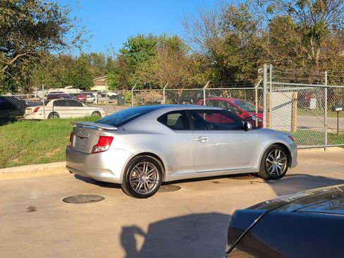 Used 2012 Scion tC image 3