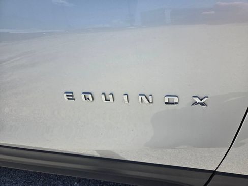 Used 2019 Chevrolet Equinox LT FWD image 4