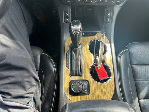 Used 2017 GMC Acadia Denali w/ Technology Package image 19