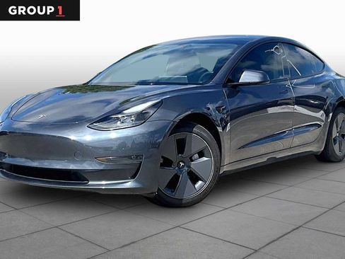Used 2023 Tesla Model 3 Standard Range RWD image 1