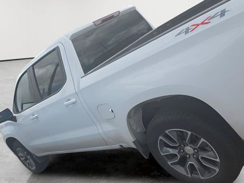 Used 2026 Chevrolet Silverado 1500 LT AWD/4WD image 39