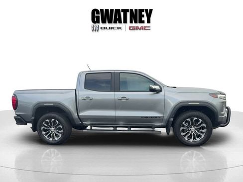 Used 2025 GMC Canyon Denali AWD/4WD image 4