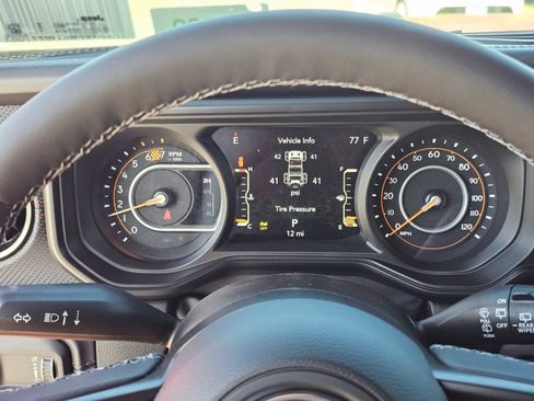 New 2026 Jeep Wrangler Unlimited Rubicon AWD/4WD image 11