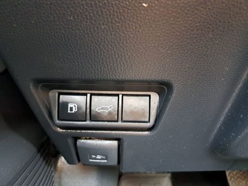 Used 2025 Toyota Prius Limited w/ Limited Premium Package FWD image 19