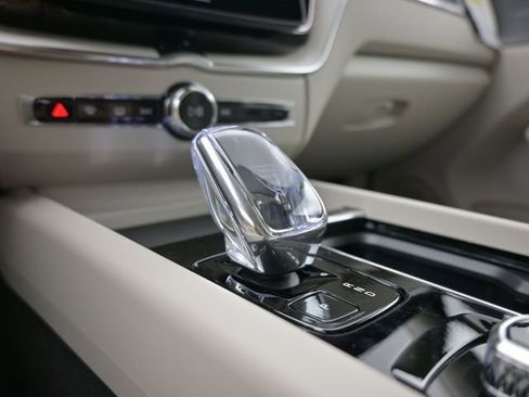 New 2026 Volvo XC60 T8 Ultra w/ Protection Package Premier image 12