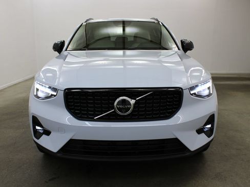 Used 2024 Volvo XC40 B5 Plus w/ Protection Package Premier AWD/4WD image 7