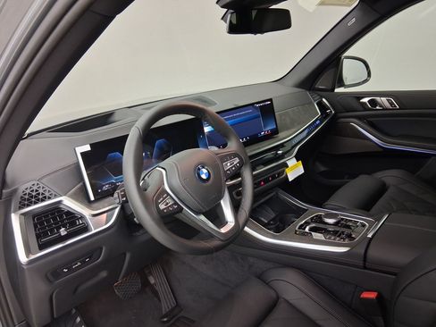 New 2026 BMW X5 xDrive50e w/ Premium Package AWD/4WD image 2