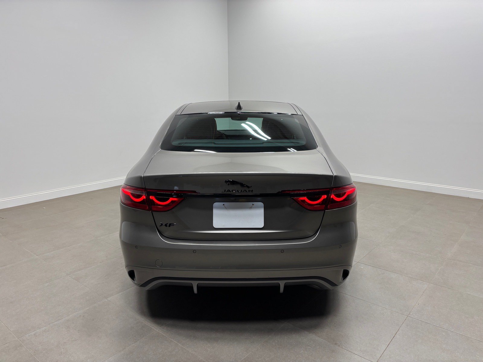 Used 2023 Jaguar XF R-Dynamic SE AWD/4WD image 8