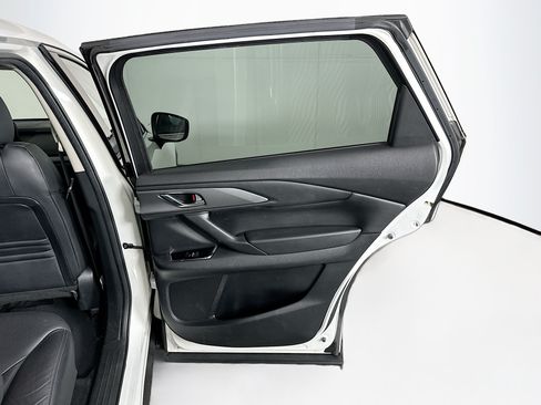 Used 2018 MAZDA CX-9 Touring FWD image 31
