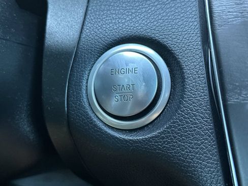 Used 2019 Mercedes-Benz GLC 300 image 25