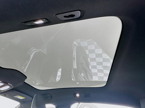 Used 2023 Volvo C40 P8 Recharge Ultimate image 18