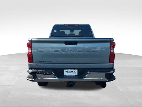 Used 2025 Chevrolet Silverado 2500 LT w/ Convenience Package AWD/4WD image 4