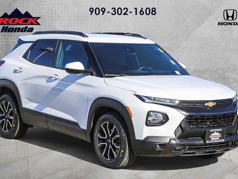 Used 2022 Chevrolet TrailBlazer ACTIV w/ Technology Package image 3