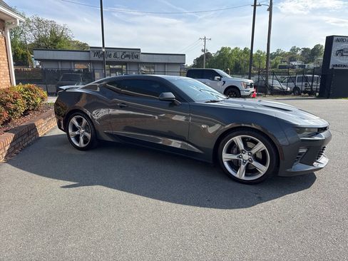 Used 2017 Chevrolet Camaro SS image 6