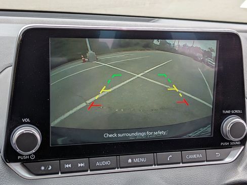 Certified 2025 Nissan Sentra SR image 18