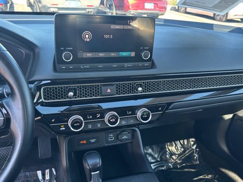 Certified 2022 Honda Civic EX image 22