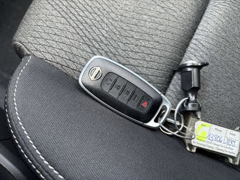 Used 2026 Nissan Rogue SV FWD image 24