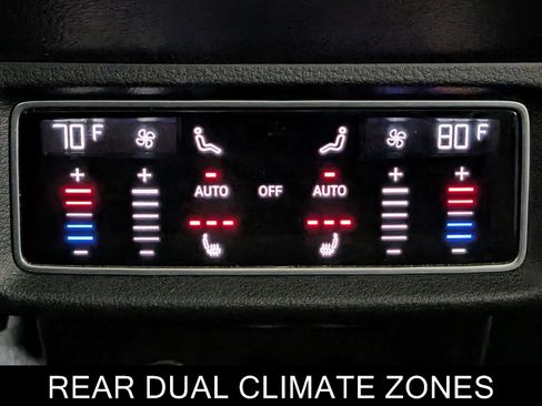 Used 2022 Audi e-tron Premium Plus w/ Premium Plus Package image 21