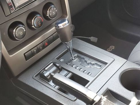 Used 2012 Jeep Liberty Sport AWD/4WD image 14