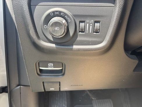 Used 2022 Jeep Grand Cherokee L Limited image 36