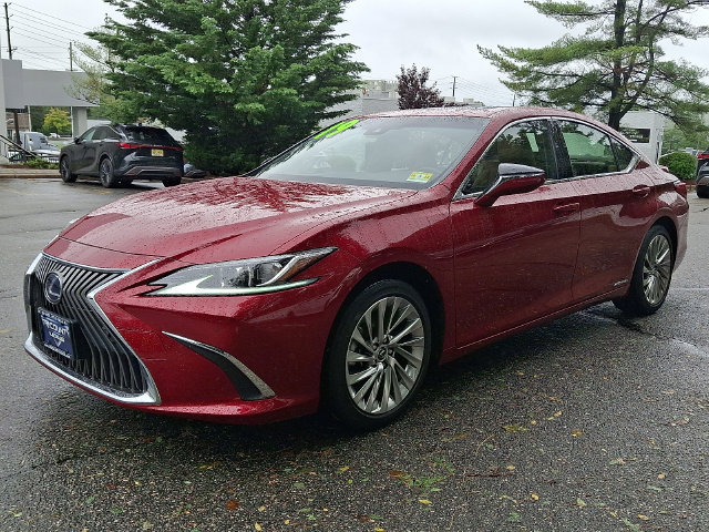 Used 2019 Lexus ES 300h w/ Accessory Package 2 FWD image 3