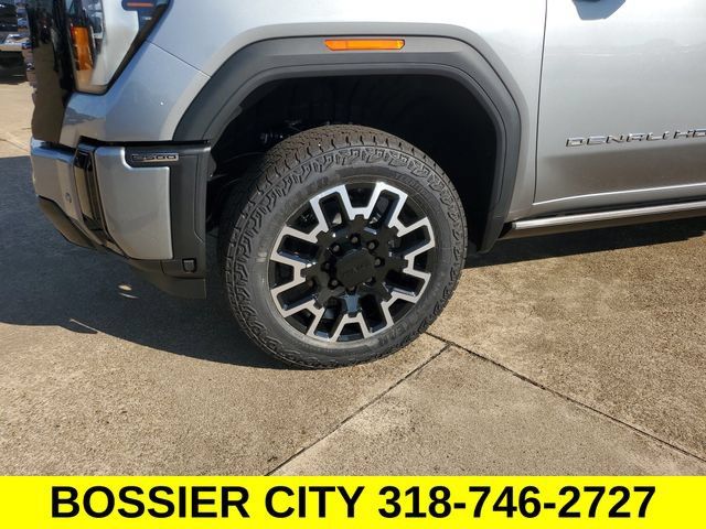 New 2025 GMC Sierra 2500 Denali Ultimate AWD/4WD image 4