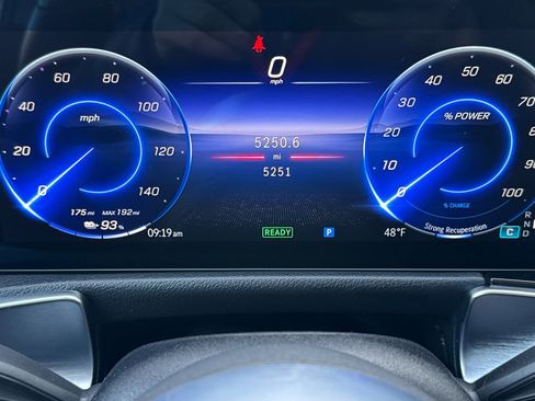 Used 2025 Mercedes-Benz EQB 300 EQB 300 image 25