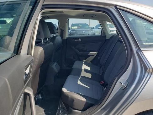 New 2026 Volkswagen Jetta SE FWD image 7