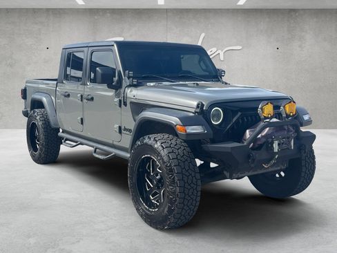 Used 2020 Jeep Gladiator Sport w/ Quick Order Package 24S image 2