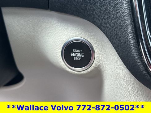 Used 2023 Volvo XC40 B5 Plus w/ Protection Package Premier AWD/4WD image 21