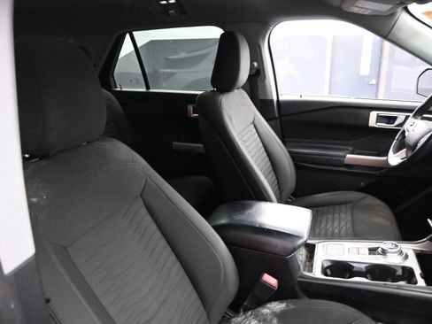 Used 2020 Ford Explorer XLT image 20