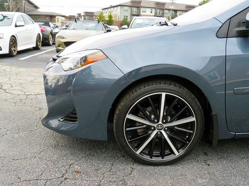 Used 2017 Toyota Corolla LE w/ Carpet Mat Package (TMS) image 32