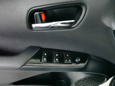 Used 2016 Toyota Prius Two image 11