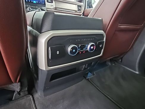Used 2024 Ford Expedition Limited image 35