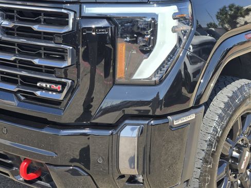 Used 2024 GMC Sierra 2500 AT4 w/ AT4 Premium Plus Package image 6