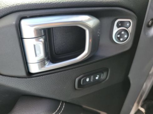 Used 2021 Jeep Wrangler Unlimited Sahara w/ Safety Group AWD/4WD image 23