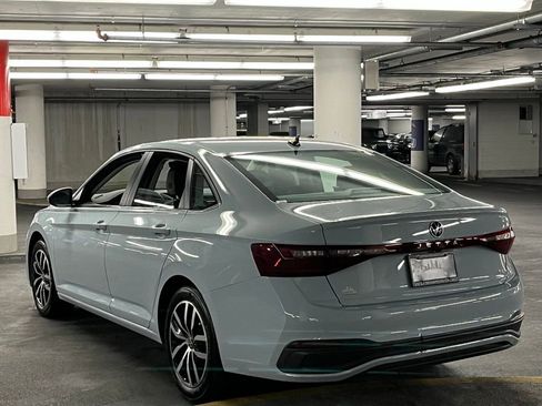 New 2025 Volkswagen Jetta SE image 5