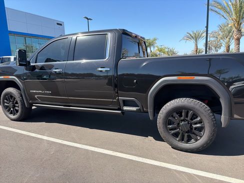 Used 2023 GMC Sierra 2500 Denali image 16