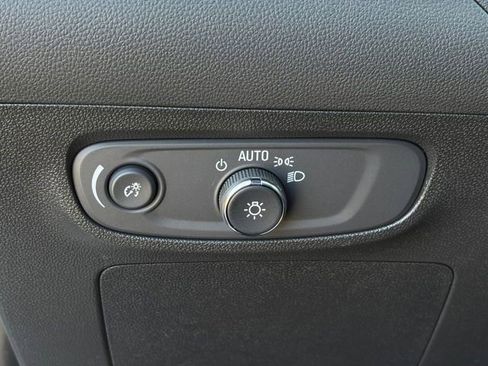 Certified 2026 Buick Encore GX Preferred w/ Advanced Technology Package FWD image 7
